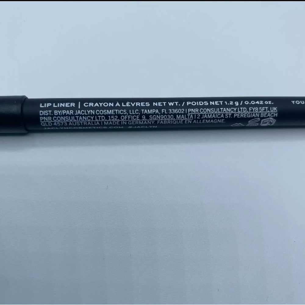 Jaclyn Cosmetics Poutspoken Lip Liner YOU GUYS Full Size .042 oz/1.2 g NIB - Picture 3 of 4